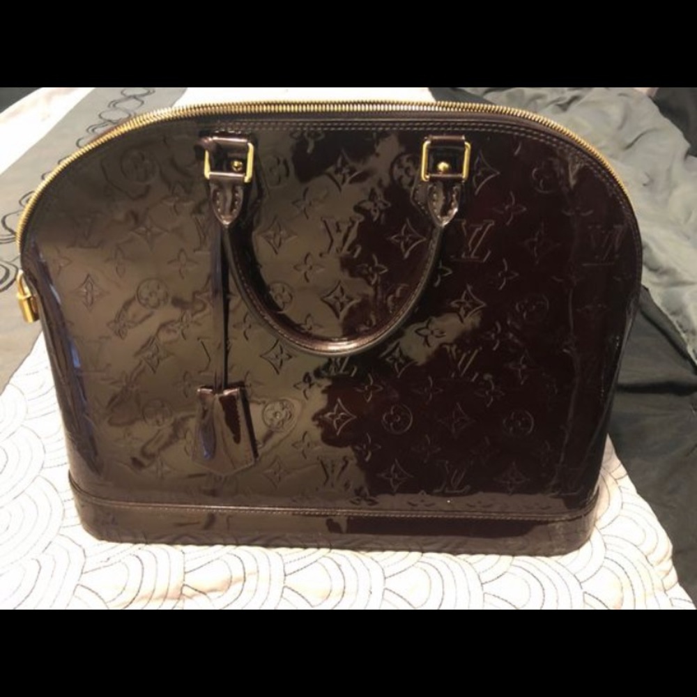 Louis Vuitton Alma Bag M12181